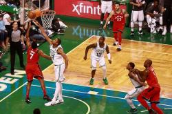 爱游戏官方入口-包含猛龙连胜结束，失利后将近五年最低排名的词条