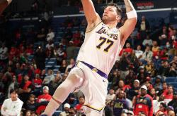 爱游戏体育官网-勇士遭遇开拓者绝杀，西部排名下滑至第三的简单介绍