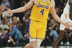 爱游戏体育-爵士横扫湖人，库里刷新纪录