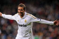 爱游戏官方-贝恩贡献制胜表现，猛龙末节带走新疆队