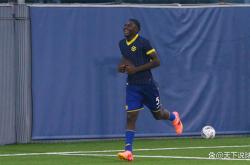 爱游戏入口-佛罗伦萨防线漏洞百出，需改善