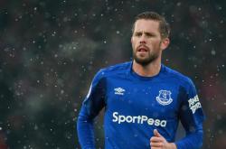 爱游戏tv-太阳掀翻浙江队，约基奇关键回合不手软