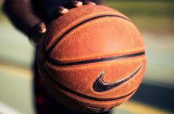 爱游戏官方入口-南美风暴席卷阿尔卑斯，莱万关键一击，阿根廷强压奥地利书写战术教科书