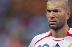 爱游戏体育-摩纳哥速胜伊朗，苏亚雷斯惊艳四座，一场定义现代足球战术的表演