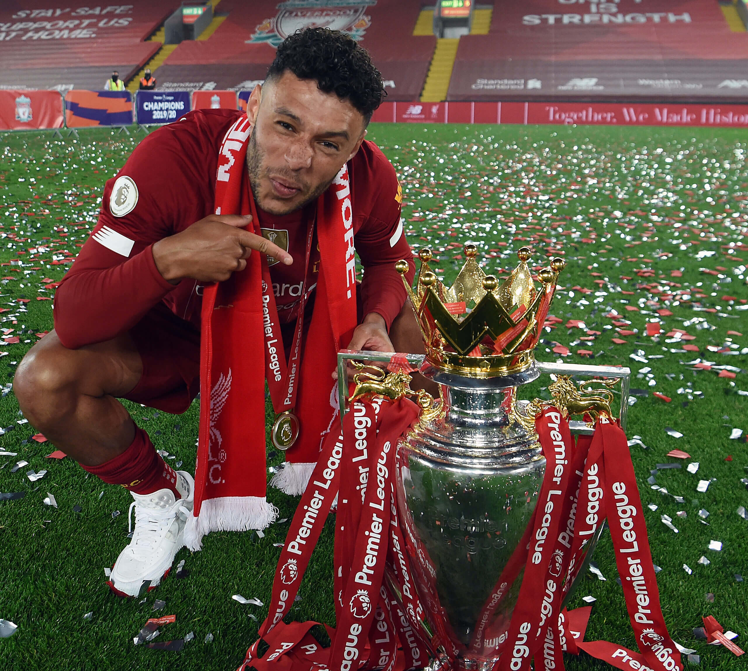 巴西球员在比赛中为球队赢得了关键胜利 巴西球员在比赛中为球队赢得了关键胜利