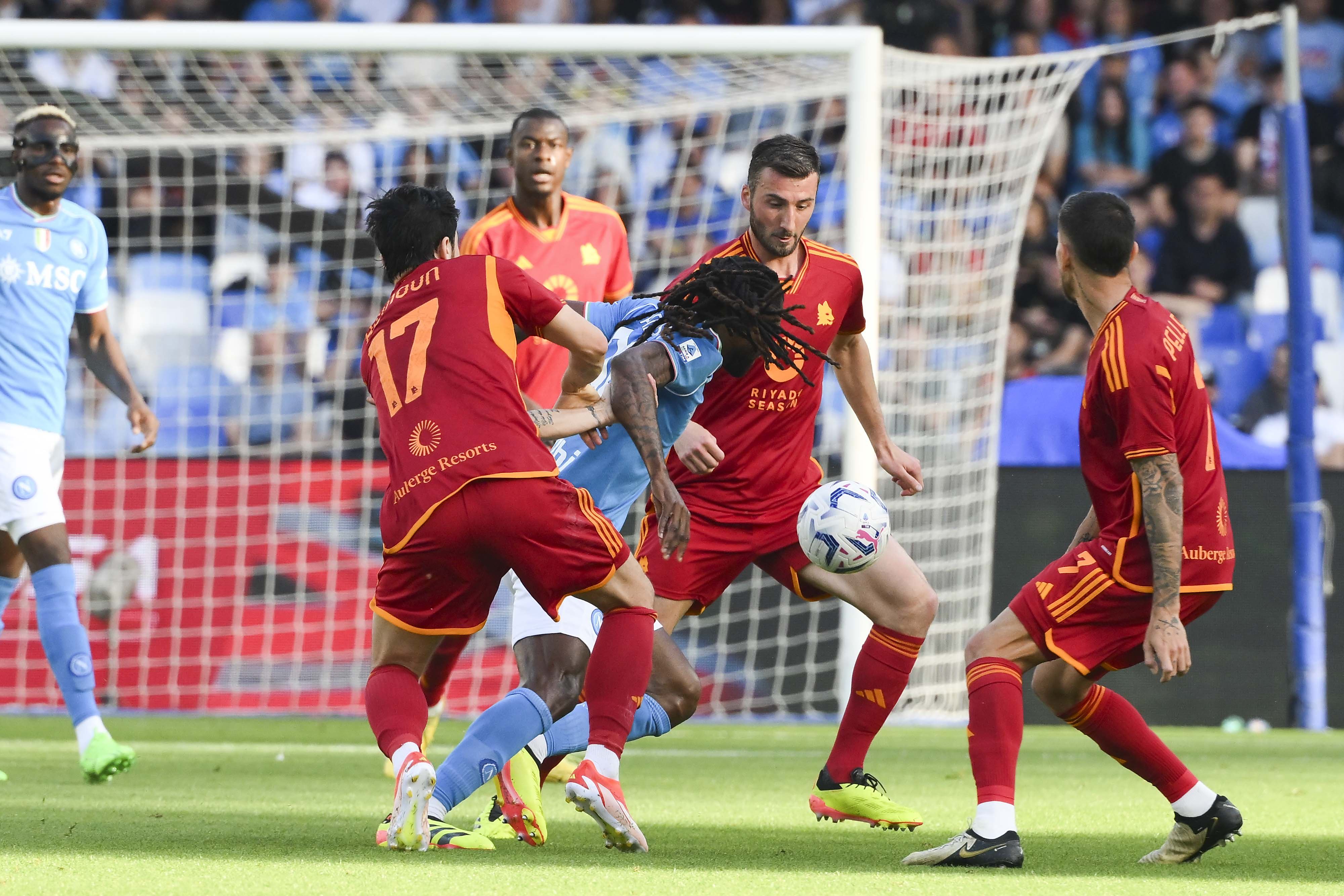 荷兰迎战意大利，实力碰撞将掀起风暴的简单介绍