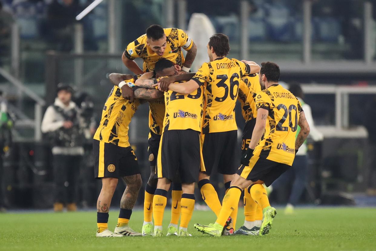 包含意甲强队横扫对手，展现强大实力的词条