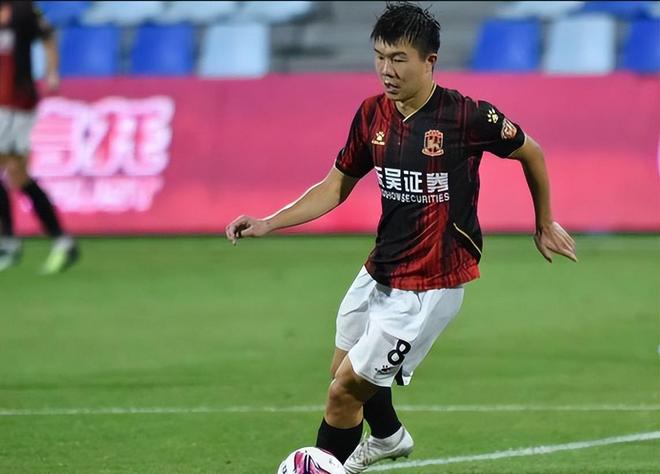 球队战术调整,备战新赛季直指总冠军 球队战术调整,备战新赛季直指总冠军