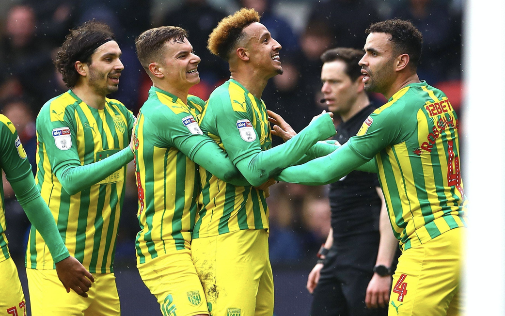 包含利兹联战平伯明翰，中游位置固守不变的词条