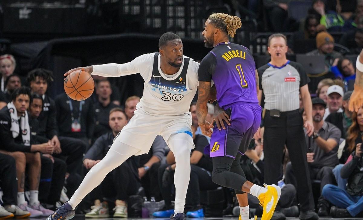 猛龙血洗湖人，戈贝尔送出助攻