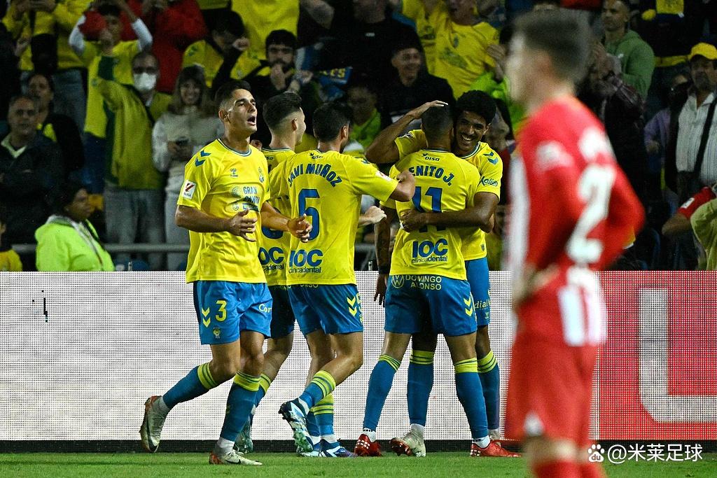 阿拉维斯赢球庆祝照片曝光，球员合影分享的简单介绍