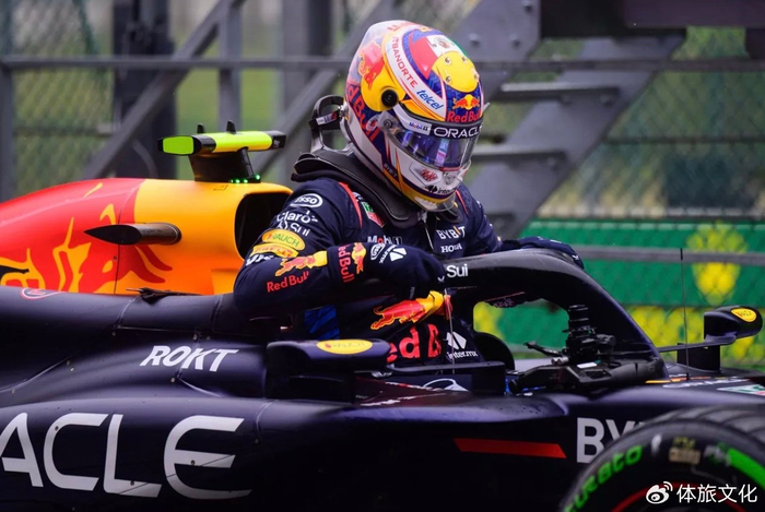 关于迈凯伦碾压红牛车队，佩雷兹关键制胜的信息