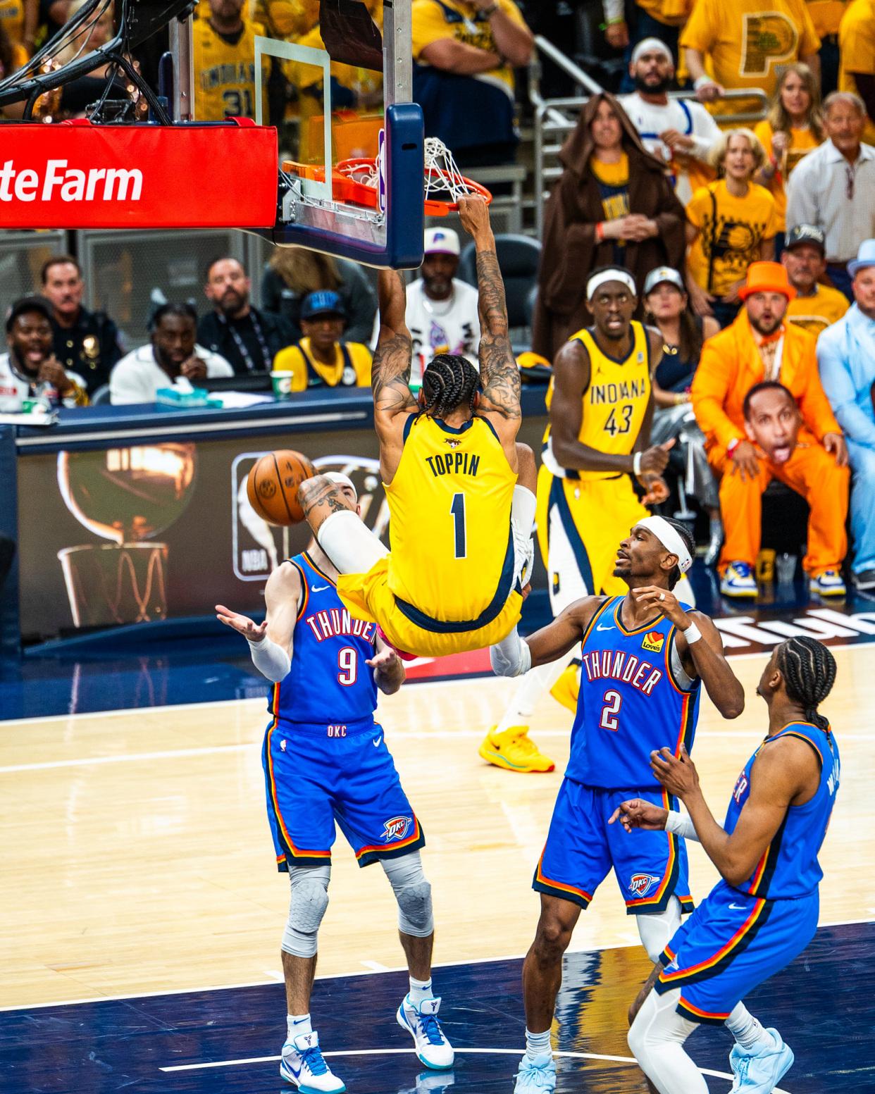 雄鹿碾压猛龙，乔治一己之力扛起全队