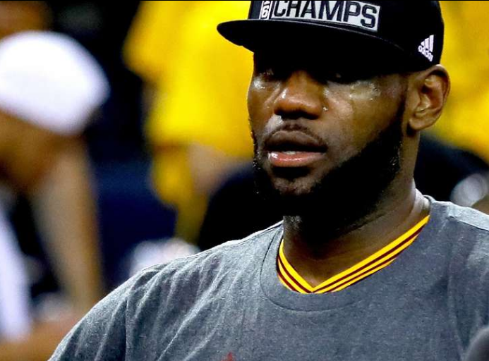 上海男篮卫冕之路艰难,力争重回巅峰 上海男篮卫冕之路艰难,力争重回巅峰