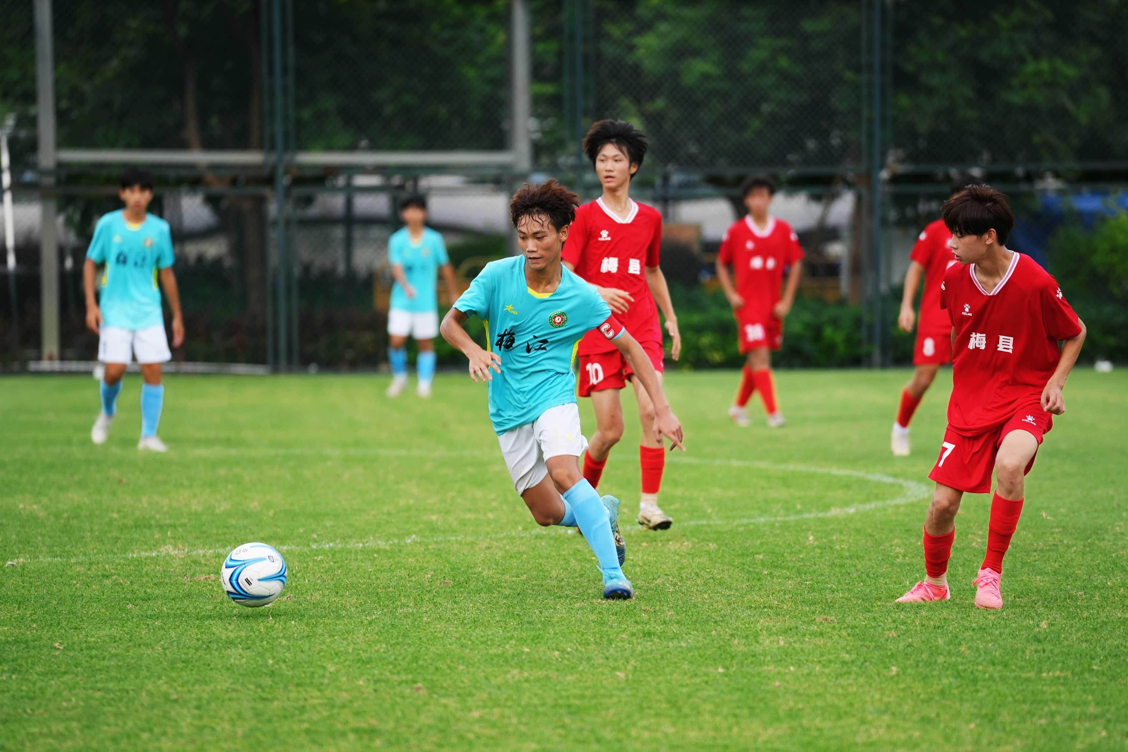 足球盛宴，球场上的精彩表现